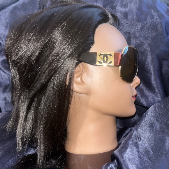 Chanel - Picture 4 of 8